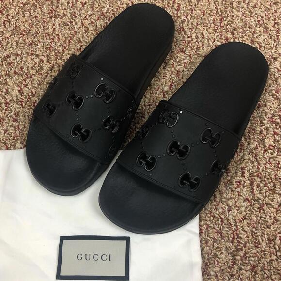Gucci Rubber GG Slide Sandal - Picture 3 of 11